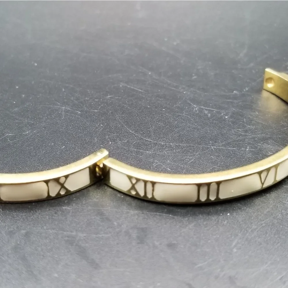 Time is ticking heirloom hinge bracelet B816